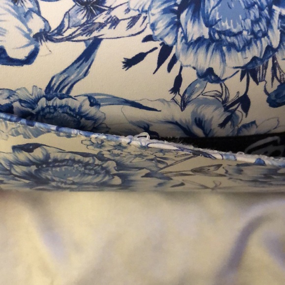 Betsey Johnson XOSYBIL-1 Blue Multi Toile Floral Print Flap Crossbody Bag NWT - Picture 10 of 16